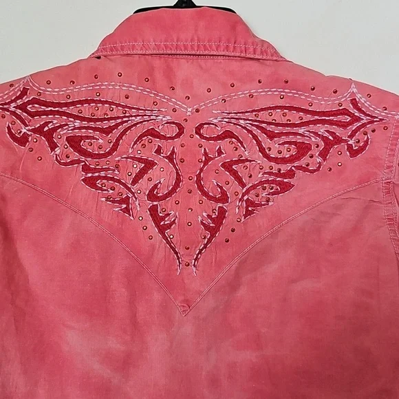 Wrangler Women's Coral Embroidered Button-Down Shirt. Size Meduim. - Picture 6 of 8